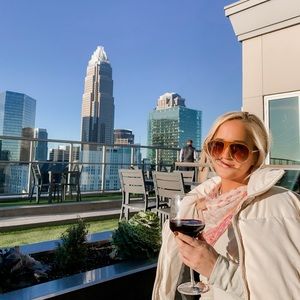 Meet your Posher, Charlotte